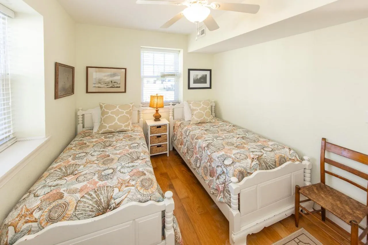 Holiday home Conch Shell Cottage - North End Vb Virginia Beach